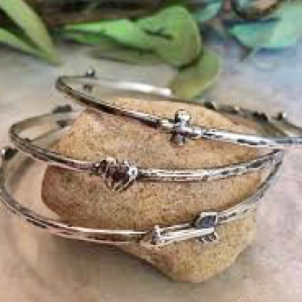 NWT! Grace&Heart .925 Sterling Arrow Bangle